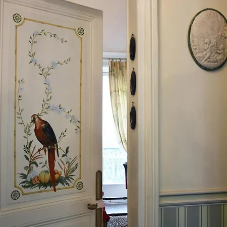 Alma-eiffel Tower * Parijs