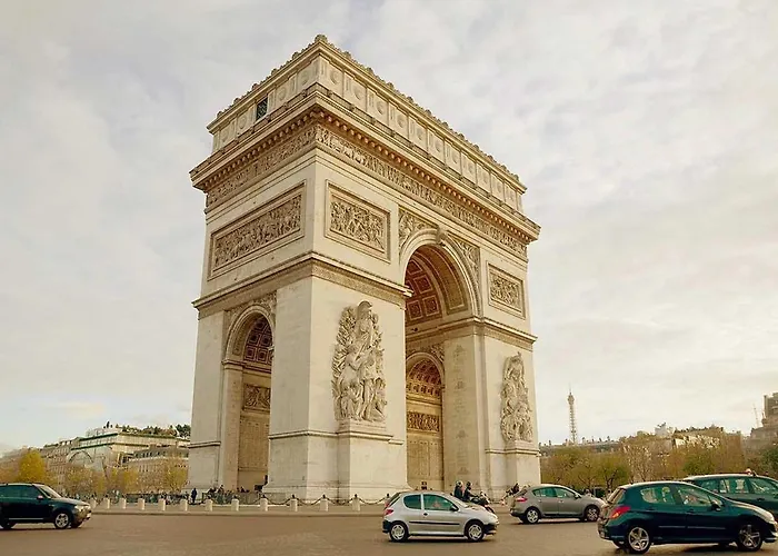 Alma-eiffel Tower