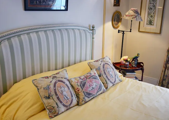 Alma-eiffel Tower * パリ